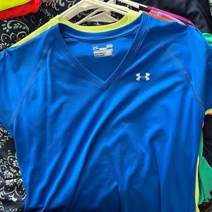 Under armour semi fitted tee